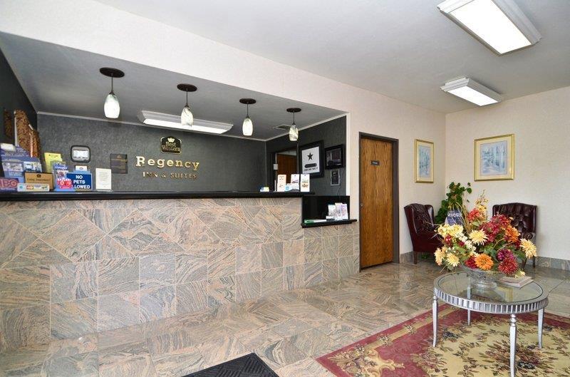 Best Western Regency Inn & Suites Gonzales Beltér fotó