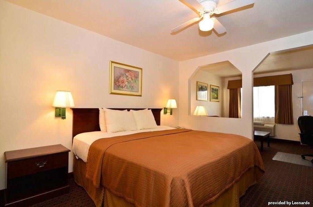 Best Western Regency Inn & Suites Gonzales Szoba fotó